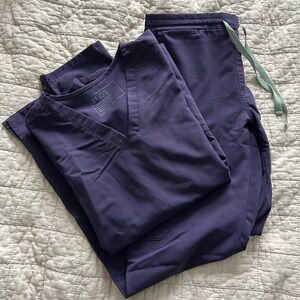 FIGS Women’s Purple Shadow Set